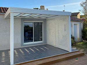 https://www.ombralu.be/assets/site-images/6-mds_jade_et_brise_soleil_orientable300_2.jpeg