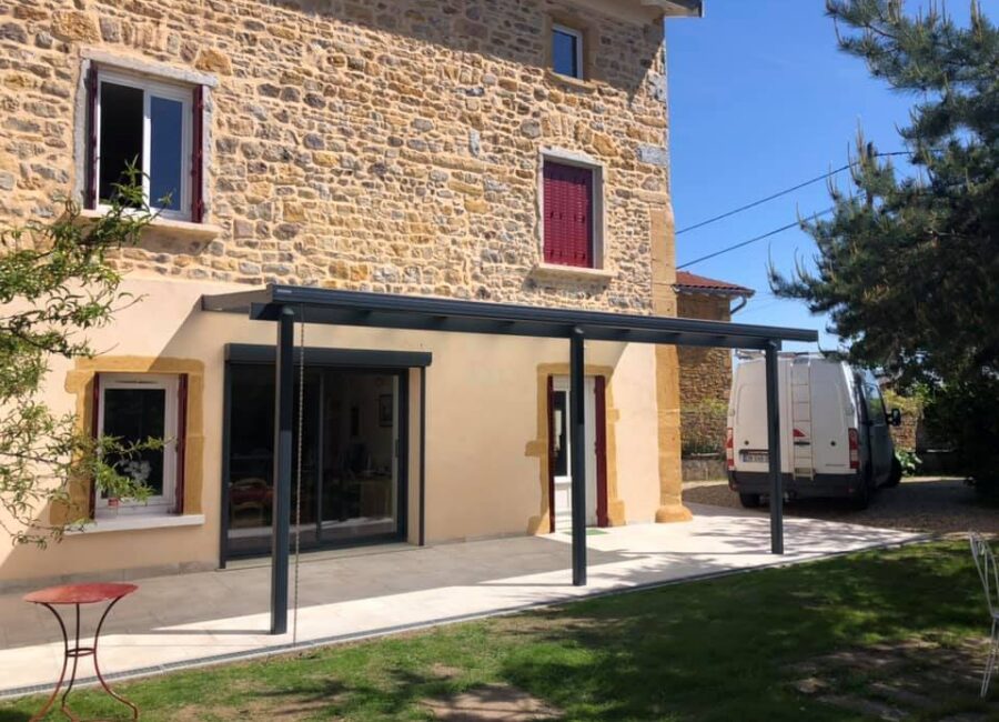 Pergola à débord de toiture