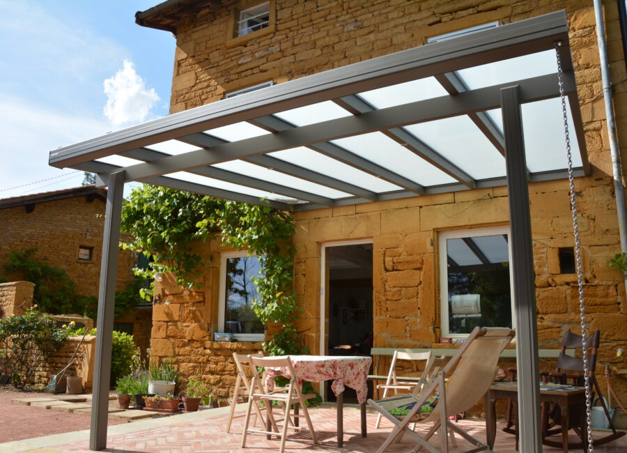Pergola à débord de toiture