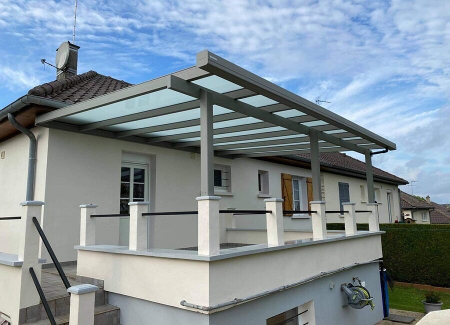 Pergola à débord de toiture