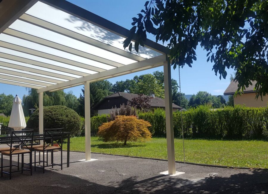 Pergola à débord de toiture